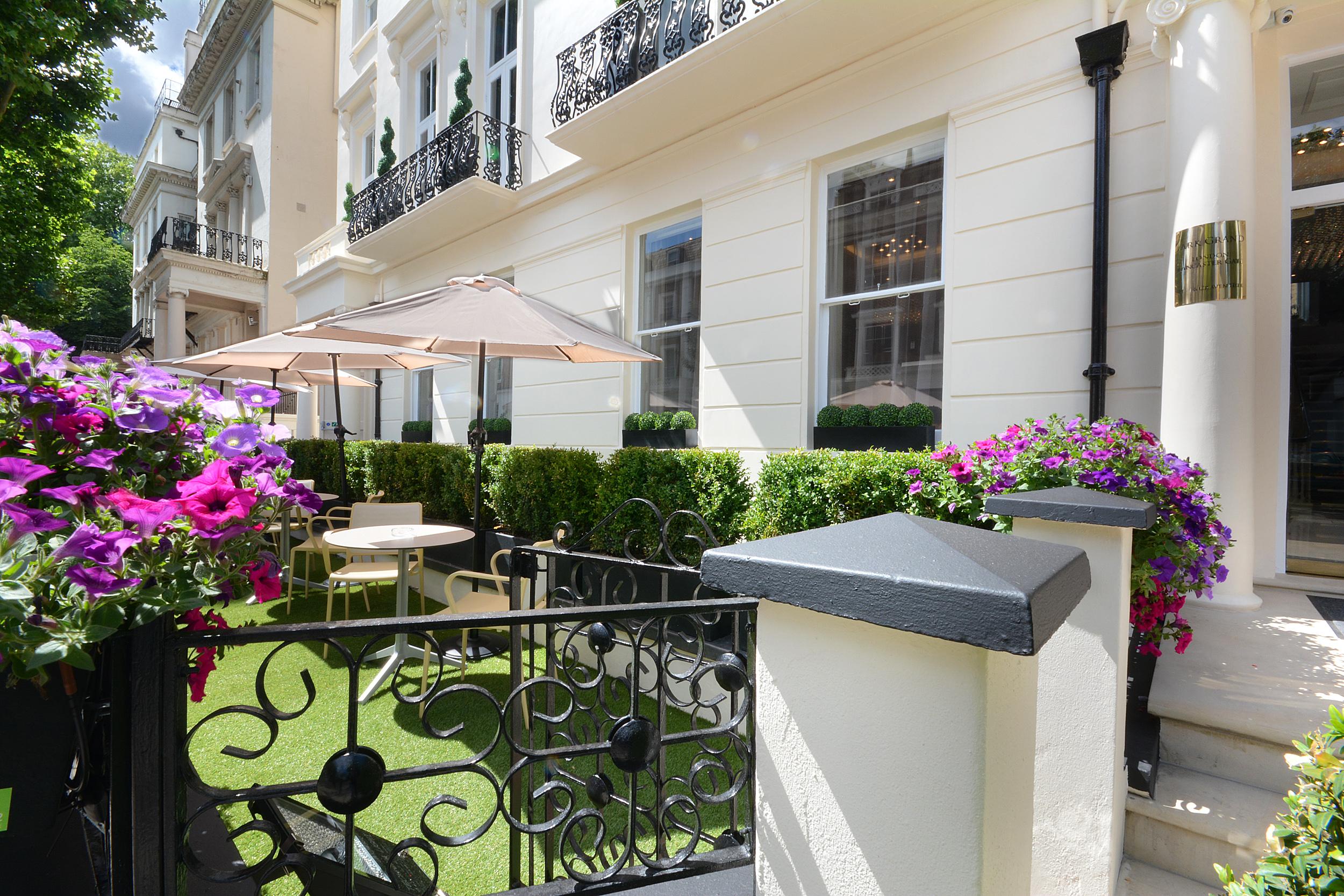 Park Grand London Lancaster Gate Hotel Екстериор снимка The garden at 100 Eaton Square