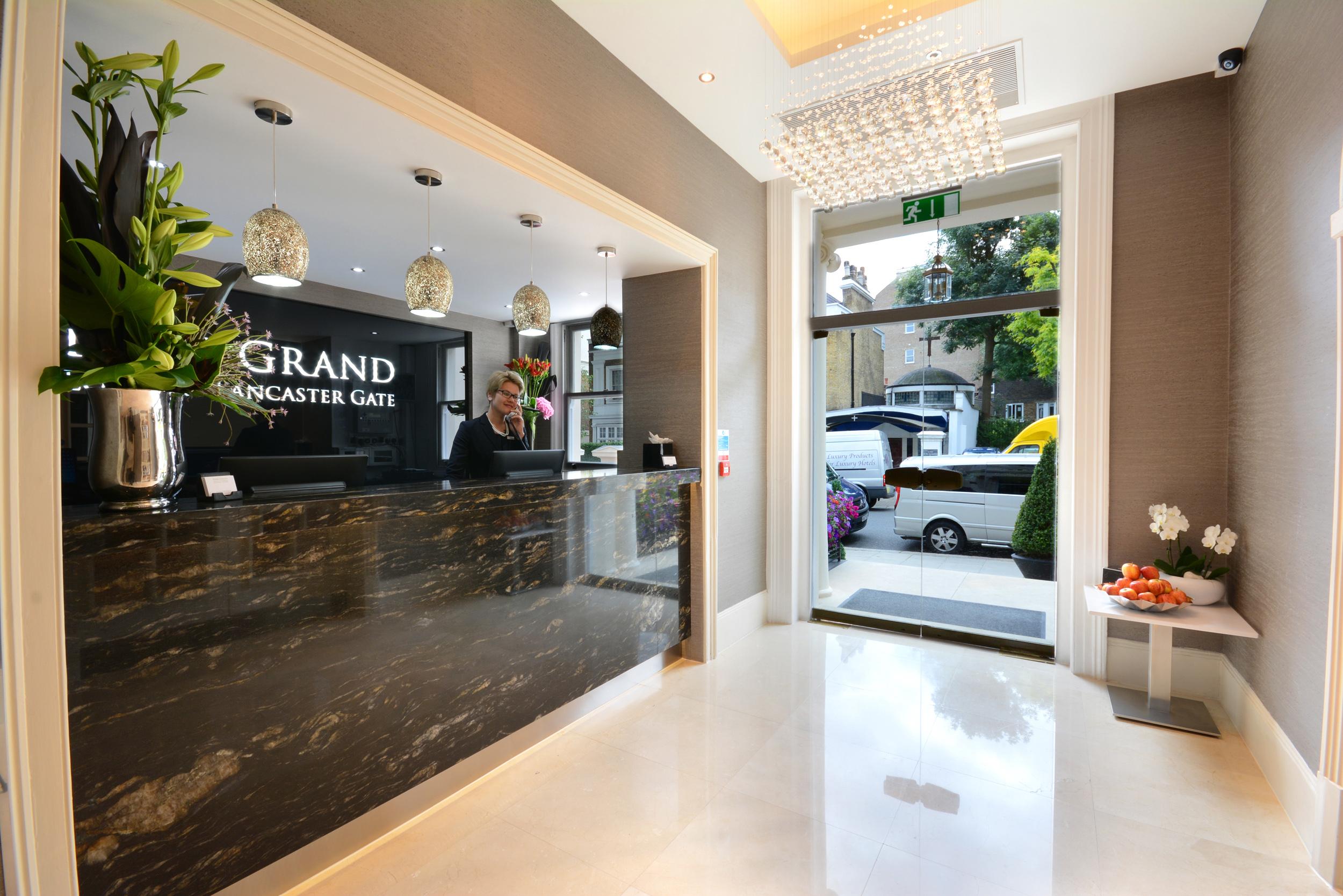 Park Grand London Lancaster Gate Hotel Екстериор снимка The hotel's reception