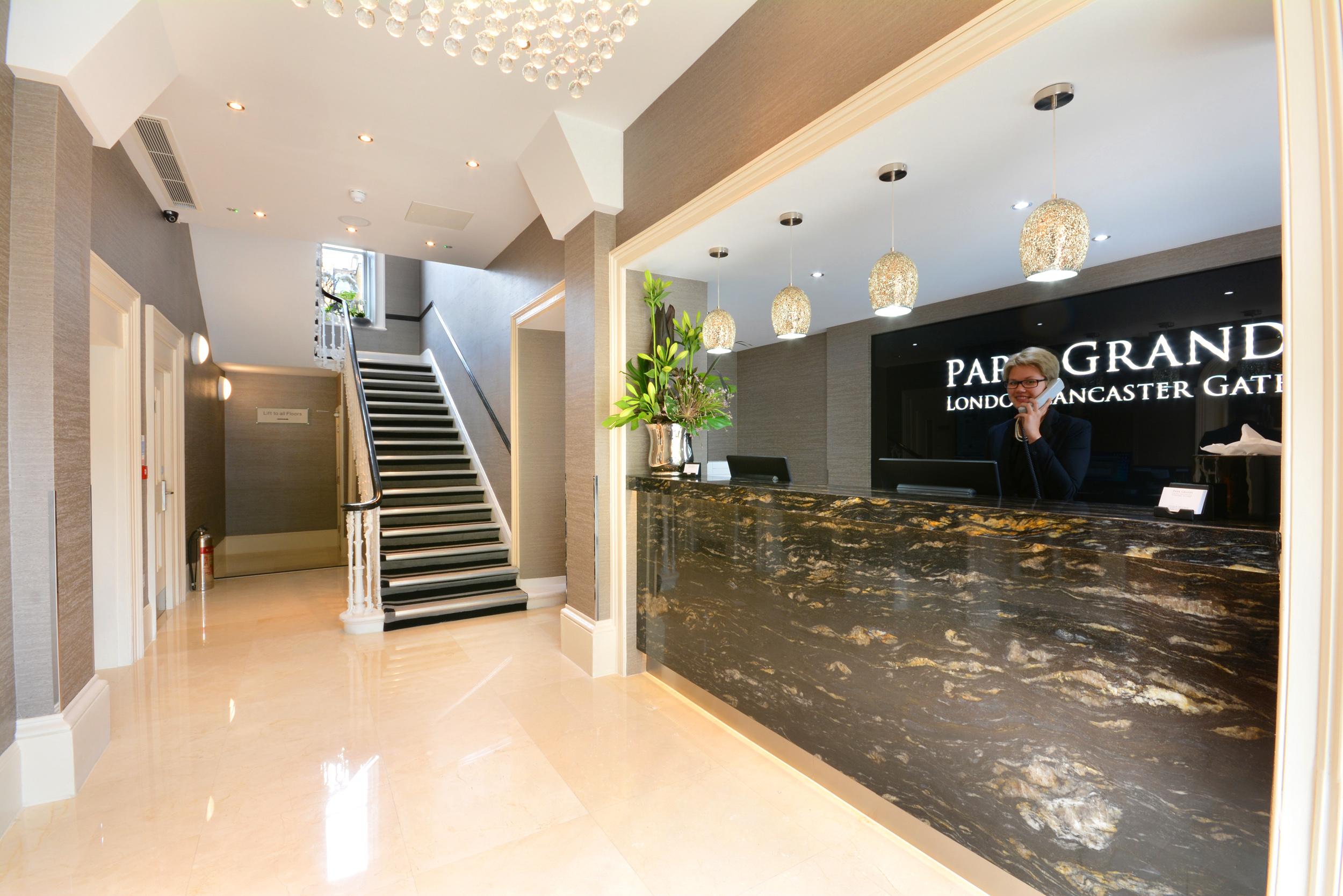 Park Grand London Lancaster Gate Hotel Екстериор снимка The hotel's lobby