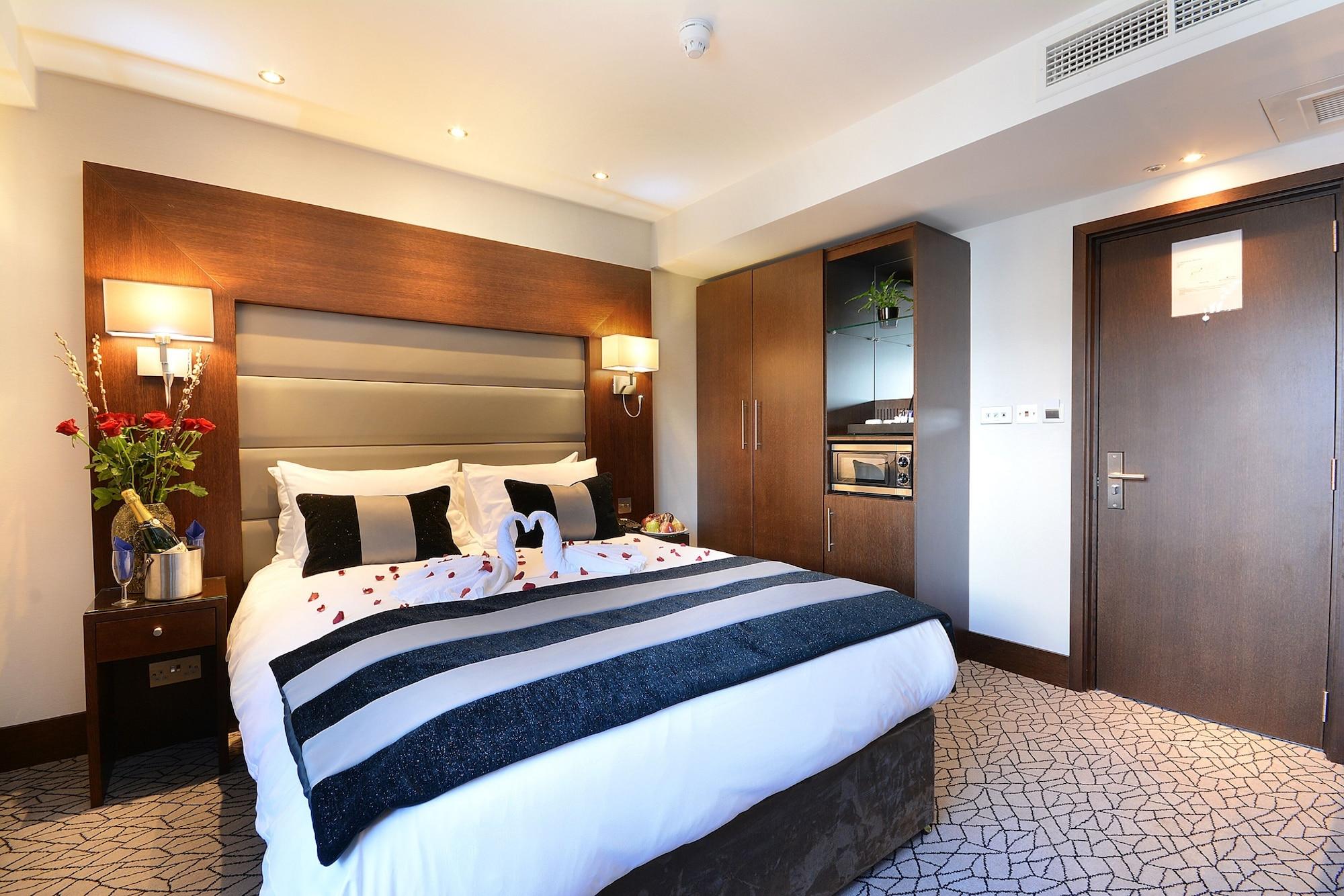 Park Grand London Lancaster Gate Hotel Екстериор снимка A bedroom at the hotel