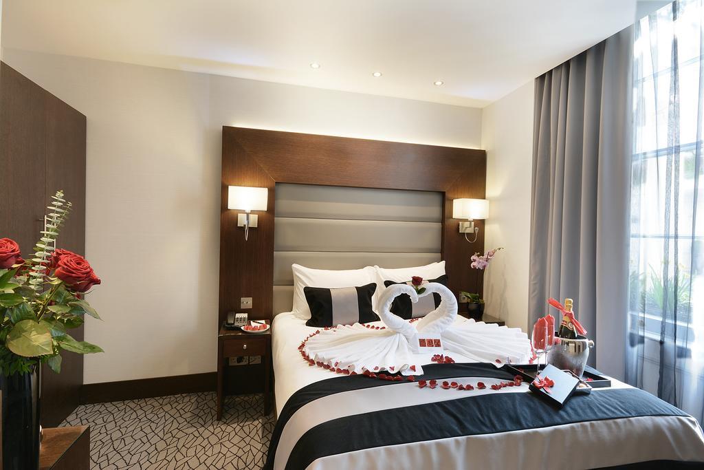 Park Grand London Lancaster Gate Hotel Екстериор снимка A bedroom at the hotel