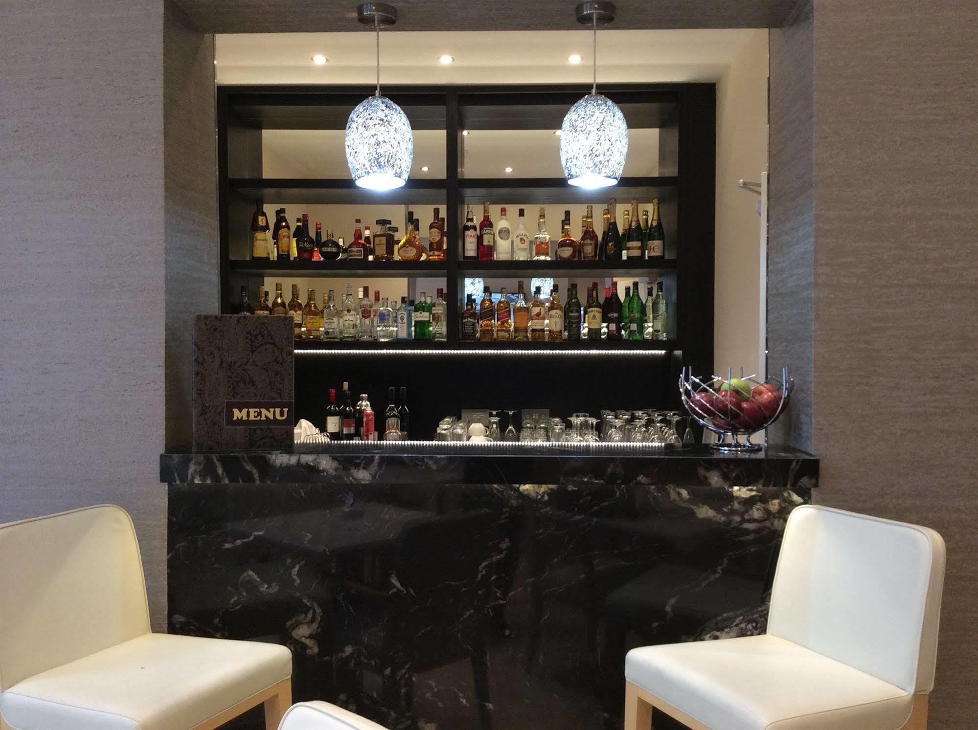 Park Grand London Lancaster Gate Hotel Екстериор снимка The bar at the 2012 London Olympics